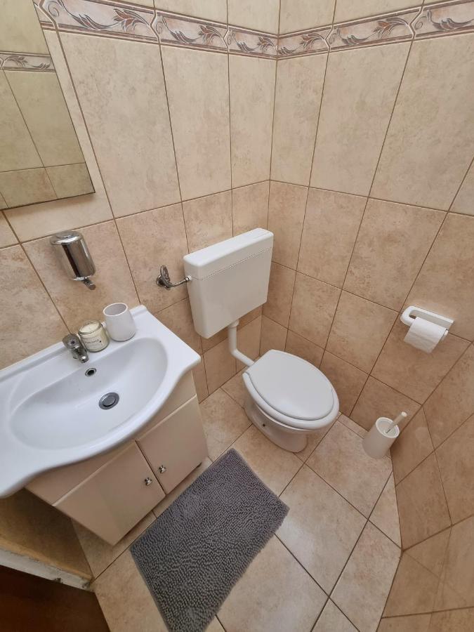 Sunny Apartment With Pool Šišan Екстериор снимка